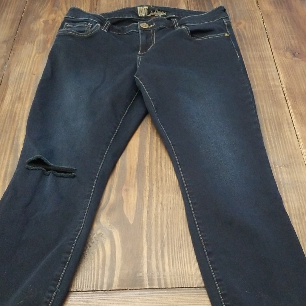 Kut from the Kloth Dark Wash Jeans Ripped Knee Size 8